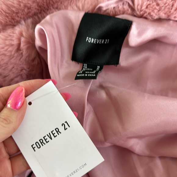 BRAND NEW GORGEOUS FANCY AND SOFT MAUVE VEGAN FUR OUTERWEAR COAT! SIZE MEDIUM! - Picture 16 of 17